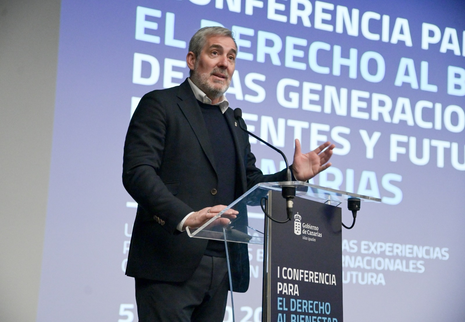 Fernando Clavijo firma la Declaración de las Generaciones Futuras de Canarias